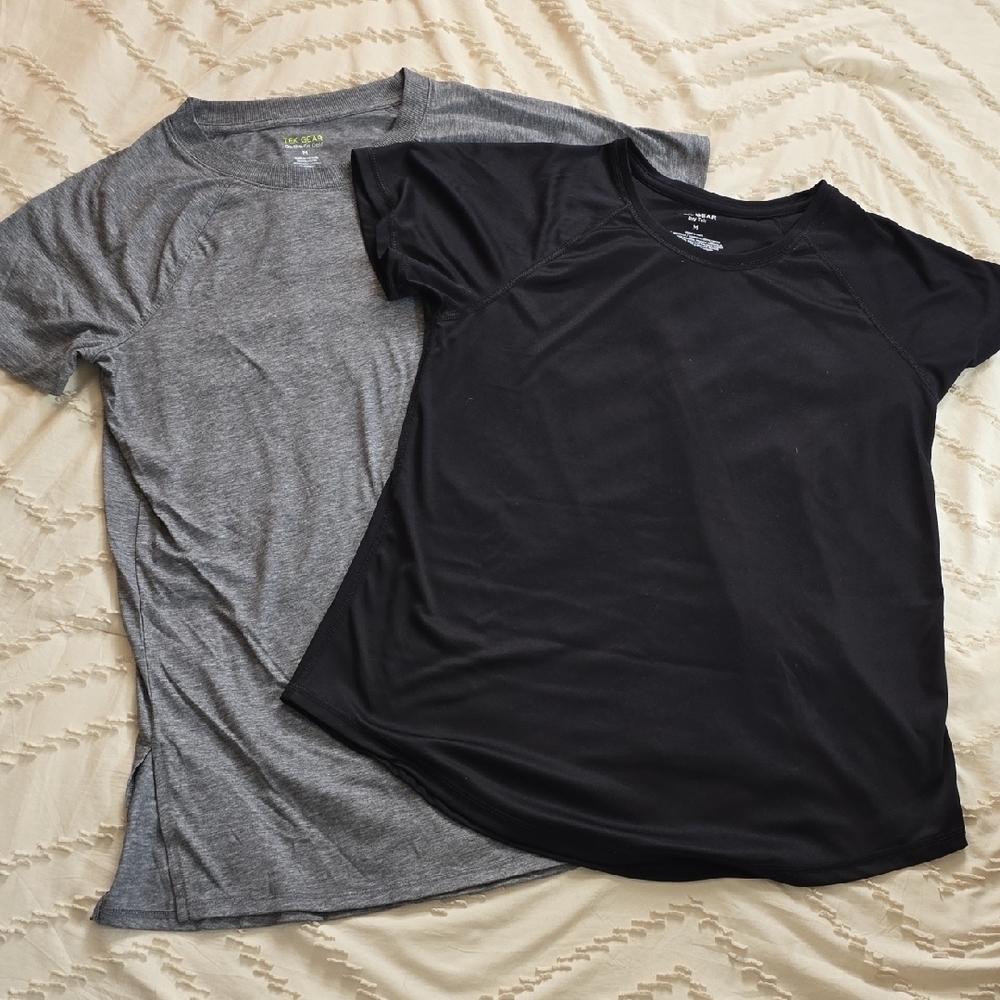 Tek Gear Gray and Black Fitted Short Sleeve Tees